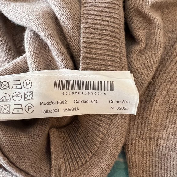 Massimo Dutti V-Neck Sweater - Picture 4 of 4